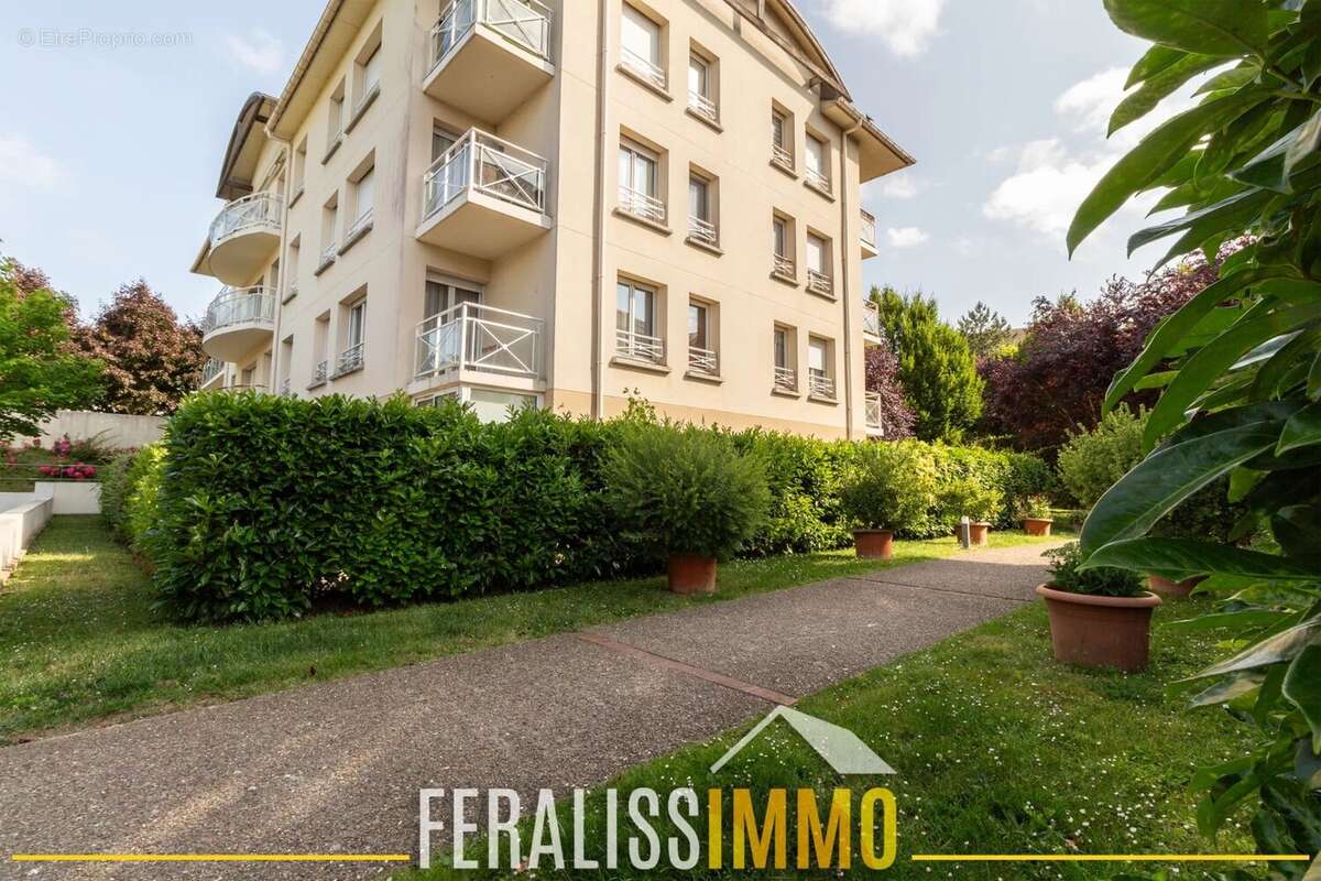 Appartement à JOUY-LE-MOUTIER