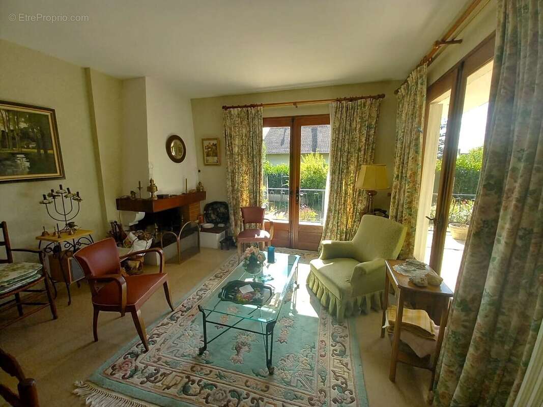 Maison à PONT-SUR-YONNE