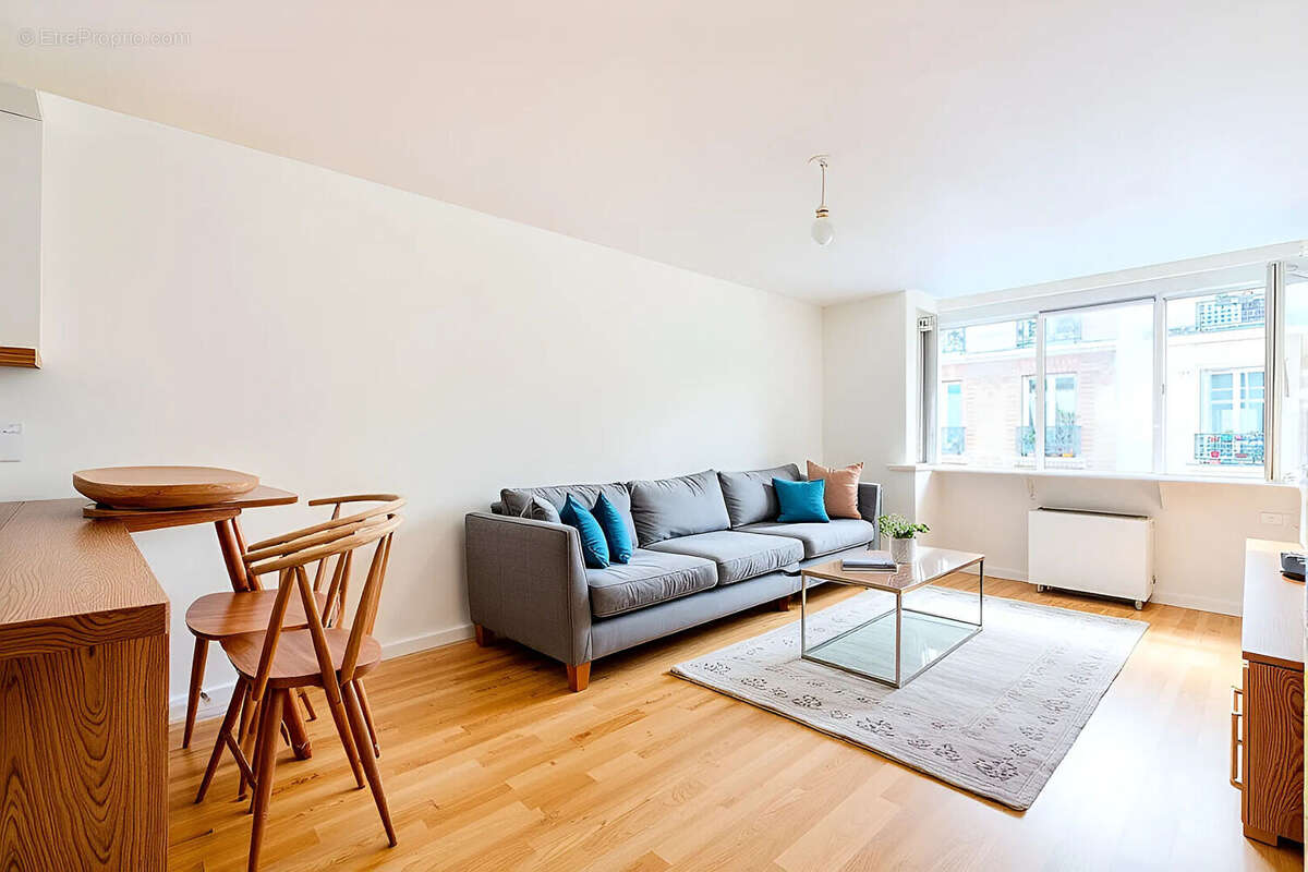 Appartement à PARIS-14E