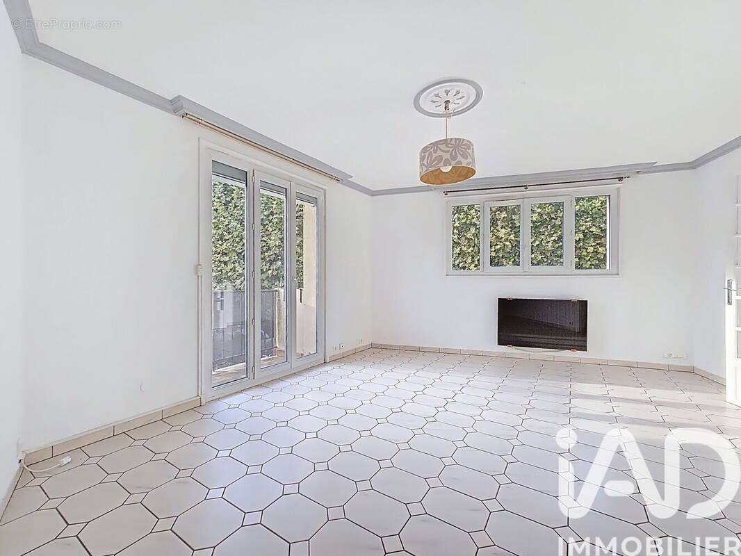 Photo 1 - Appartement à VILLEMOMBLE