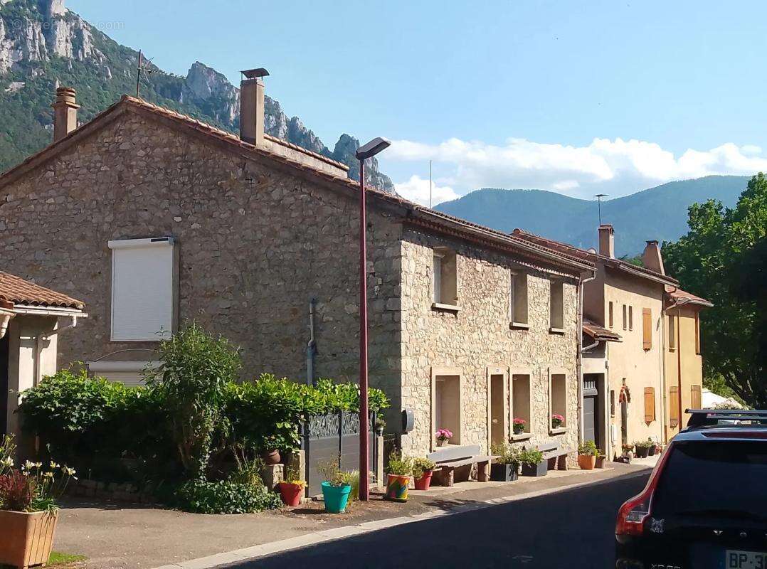 Maison à AXAT