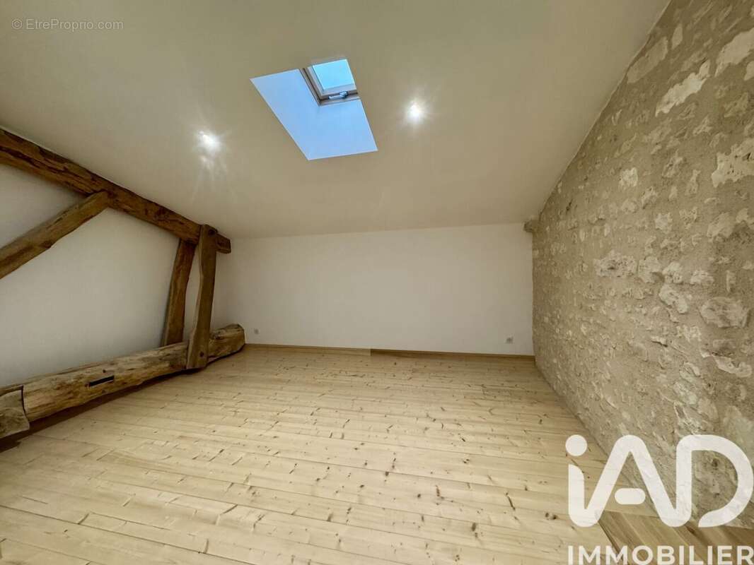 Photo 9 - Appartement à BARBEZIEUX-SAINT-HILAIRE