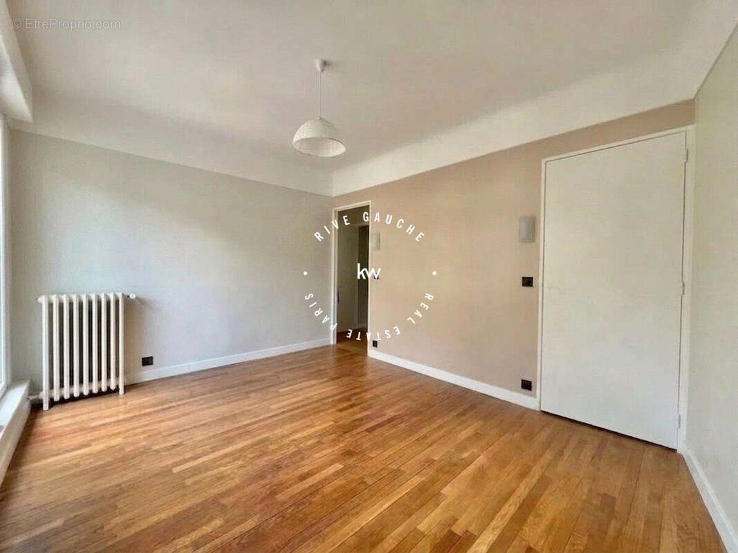 Appartement 70 m² à Paris-7e  - photo 9
