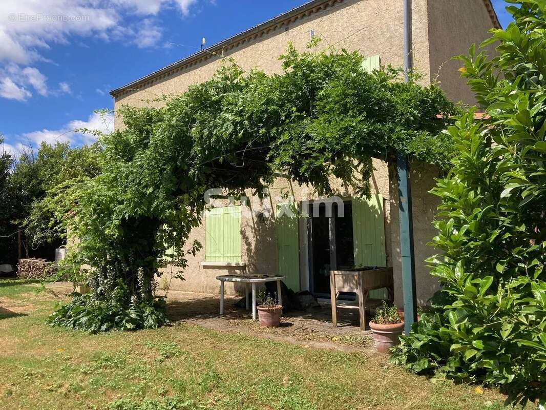Maison à MONTELIER