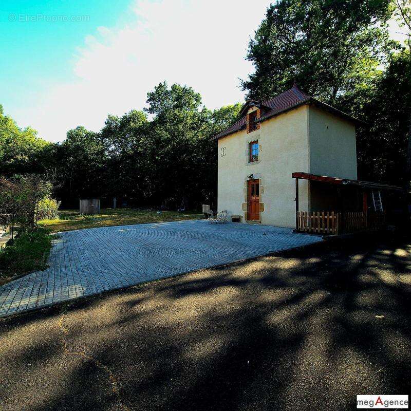 Propriété de charme en Auvergne - photo 4