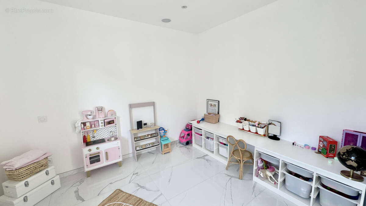 Maison à BAGNOLS-SUR-CEZE