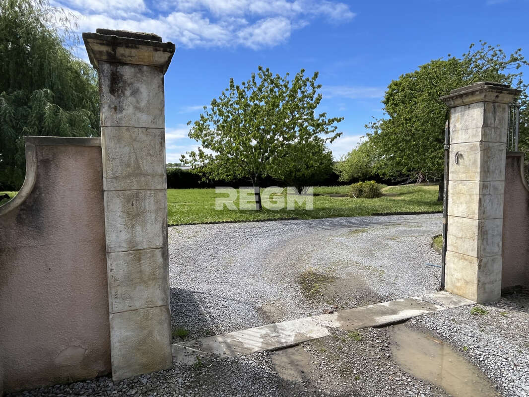 Maison bourg larreule - photo 9
