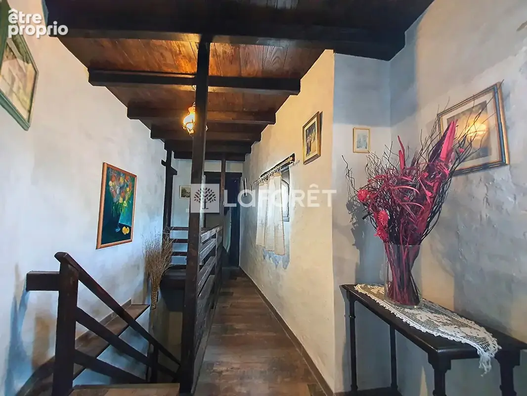 Maison de caractère de 171 m² avec patio et jardin ! - photo 17