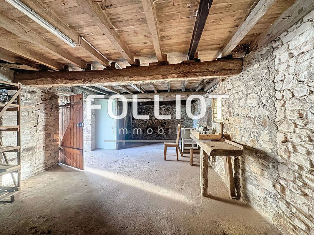 Maison à LES MOITIERS-D'ALLONNE