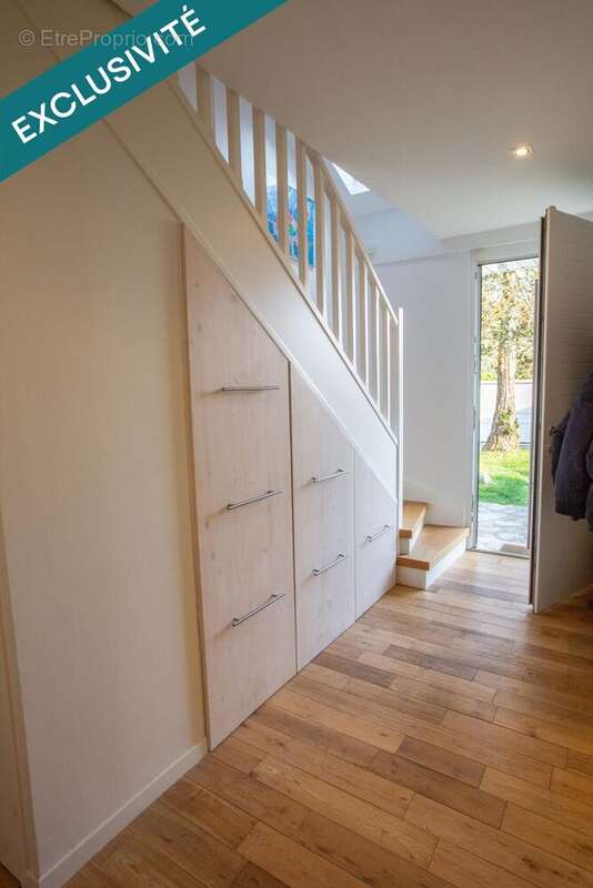 Photo 2 - Maison à LE MESNIL-SAINT-DENIS