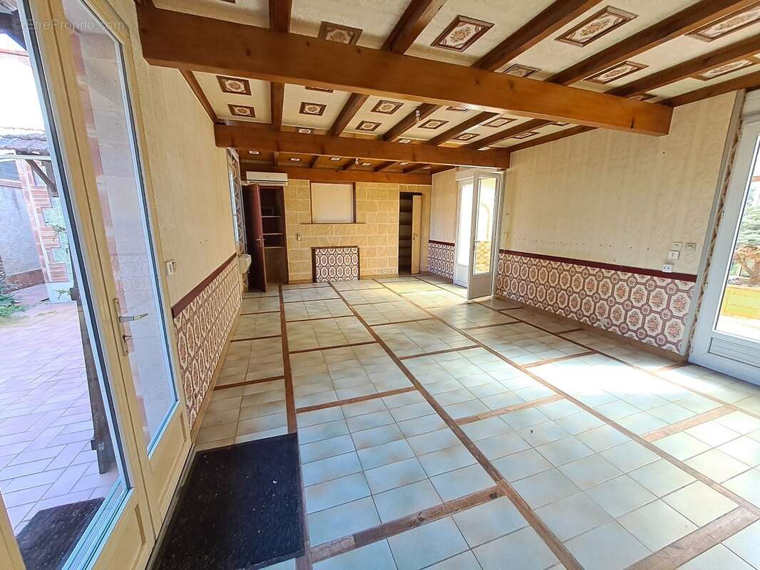 Grande Maison énorme potentiel - photo 14