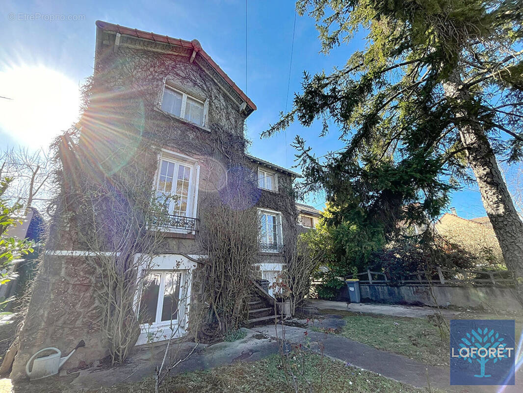 Maison à VIGNEUX-SUR-SEINE