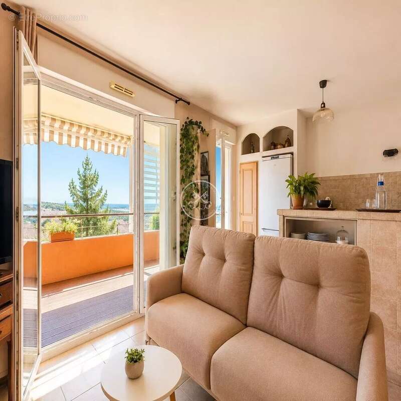 Appartement à SAINT-RAPHAEL