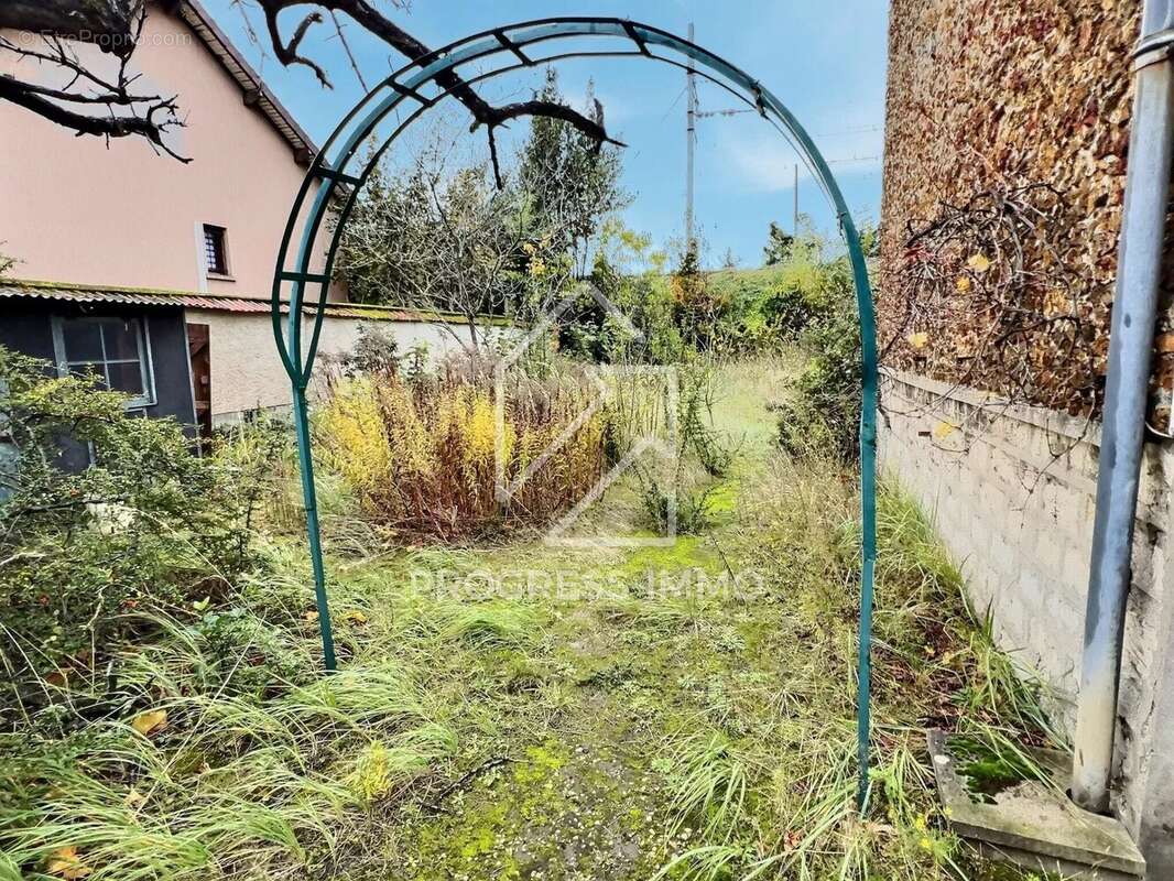 Maison à SAINT-MAUR-DES-FOSSES