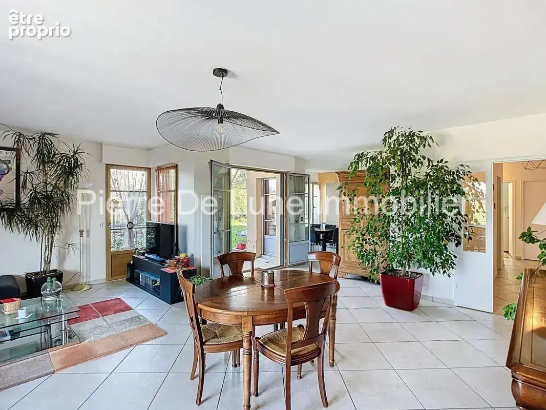 ST-DIDIER-AU-MONT-D’OR – Appartement T6 de 136 m² avec jardin privatif de 234 m2 et terrasse - photo 2