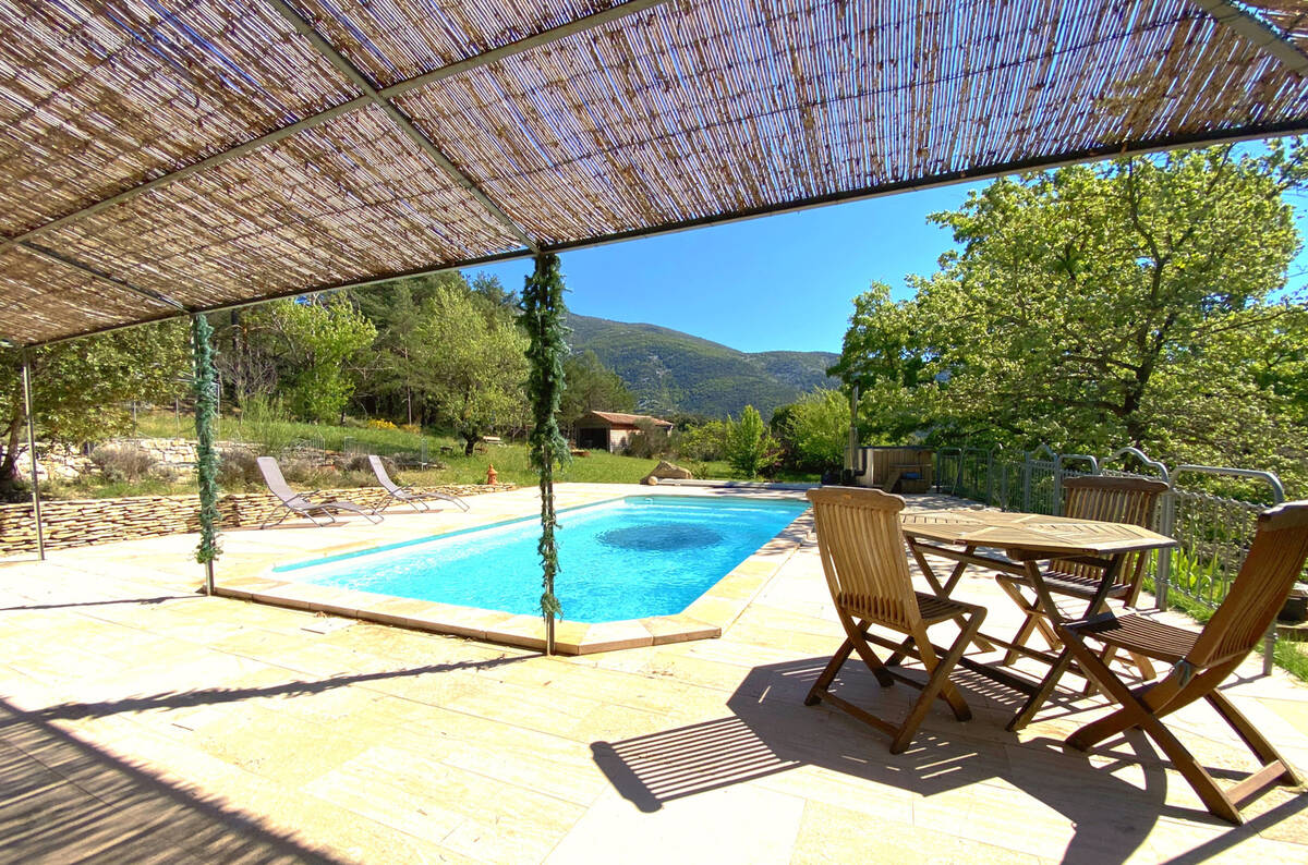 Maison à VAISON-LA-ROMAINE