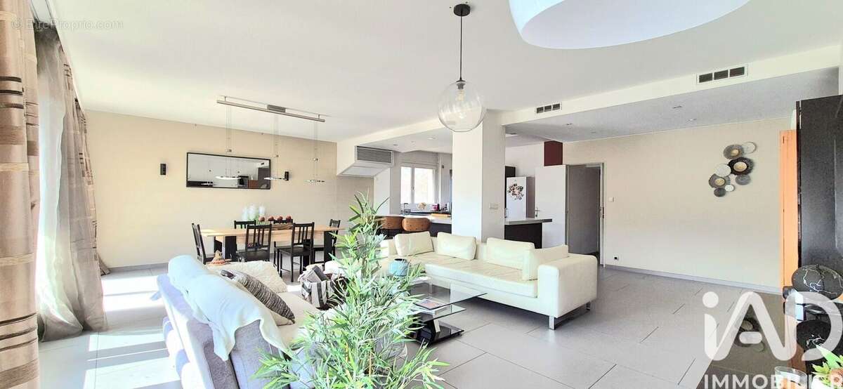 Photo 2 - Appartement à SAINT-ETIENNE