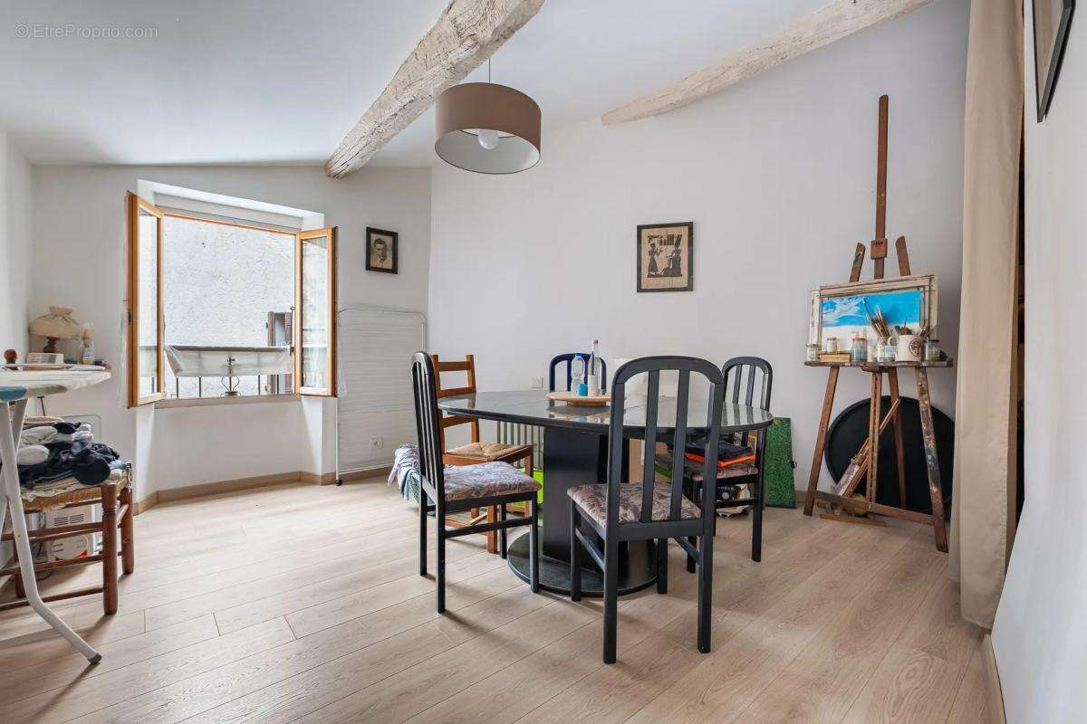 Appartement à BOUYON