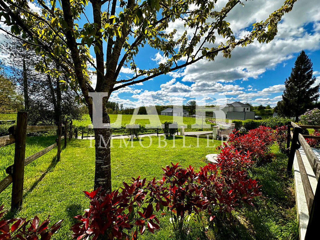 Maison à LE MELE-SUR-SARTHE