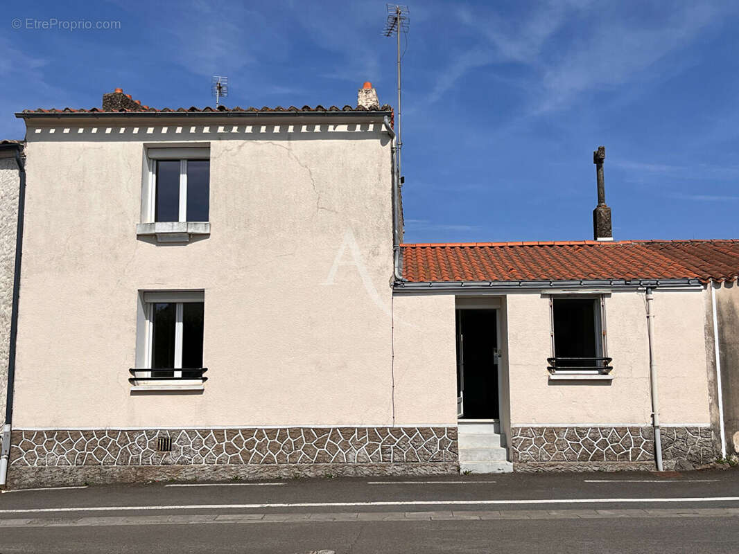 Maison 90 m² à Vaire  - photo 9