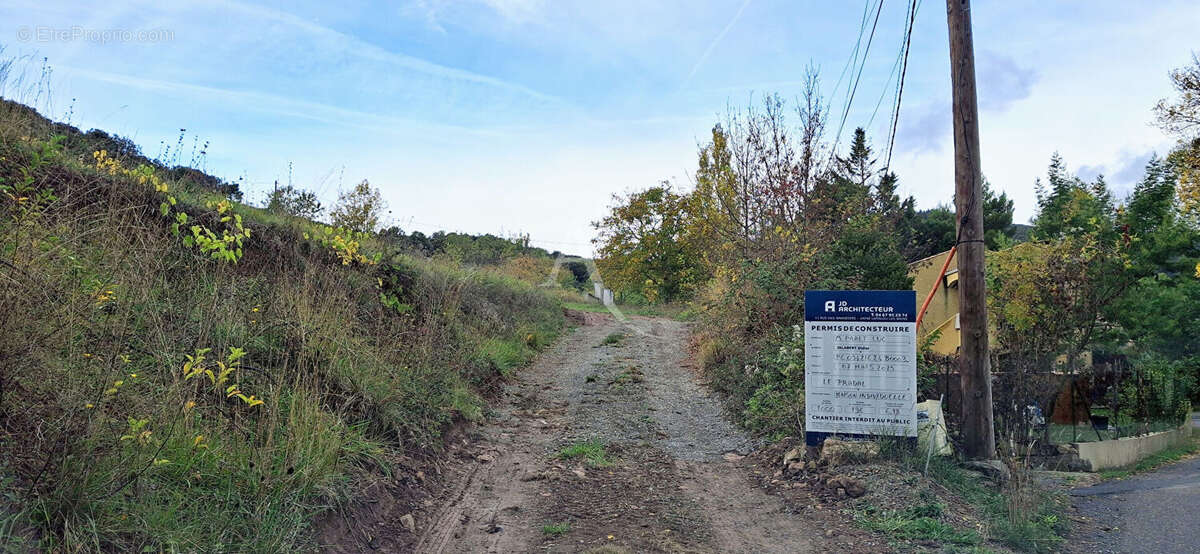 Terrain à LE PRADAL