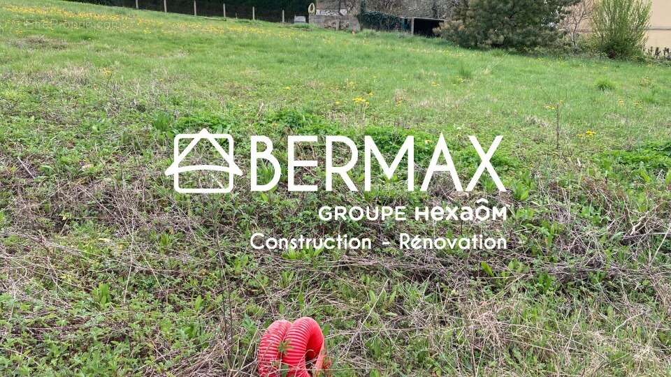 Terrain 621 m² à Angouleme  - photo 2