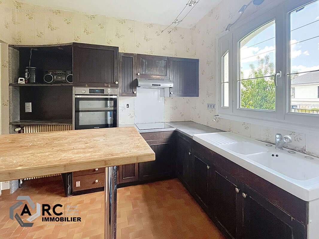 Maison à SAINT-JEAN-DE-LA-RUELLE