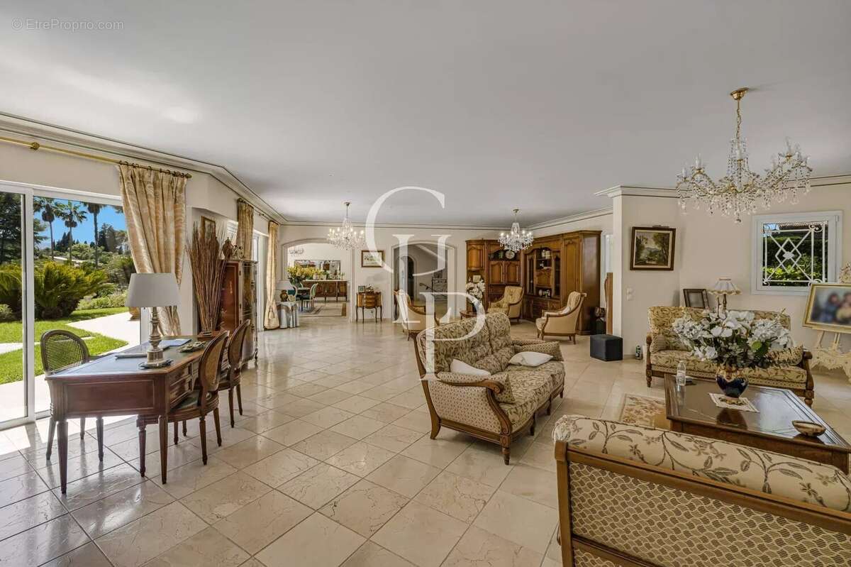 Maison à MOUGINS