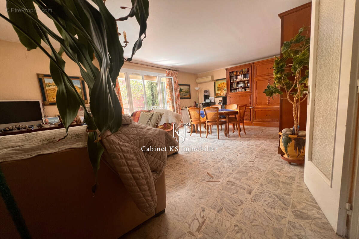 Maison 7 pièces 193 m² à vendre à Saint-Maximin-La-Sainte-Baume (83470) - photo 6
