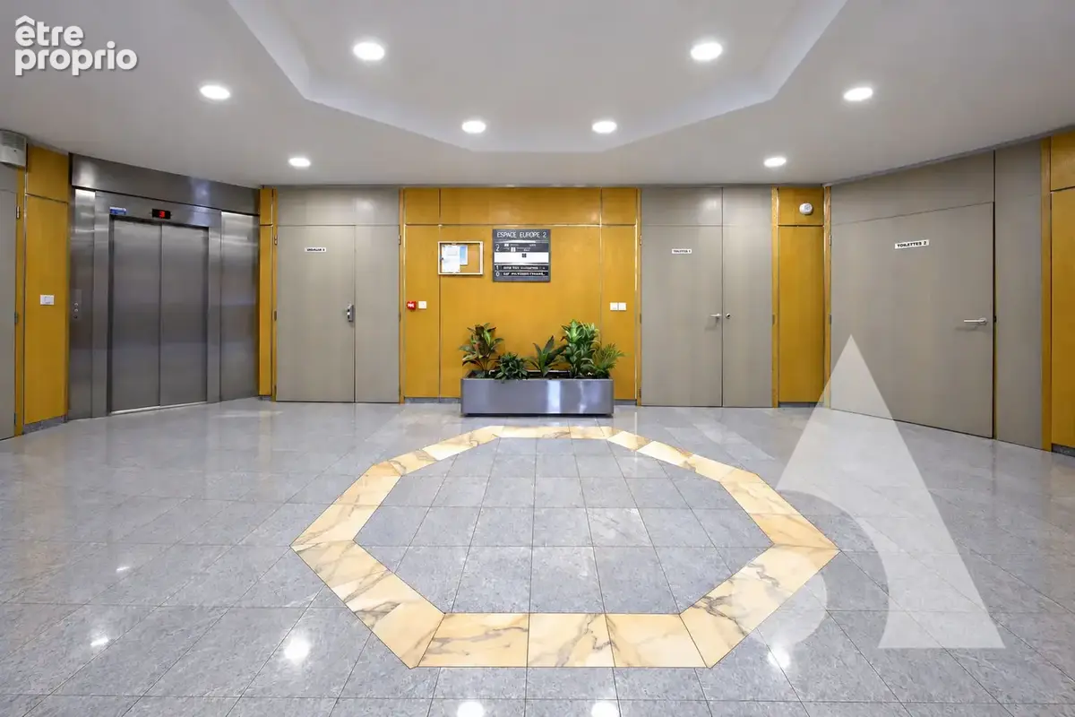 Plateau de bureaux de 193m2 - rez-de-chaussée avec parking. - photo 8