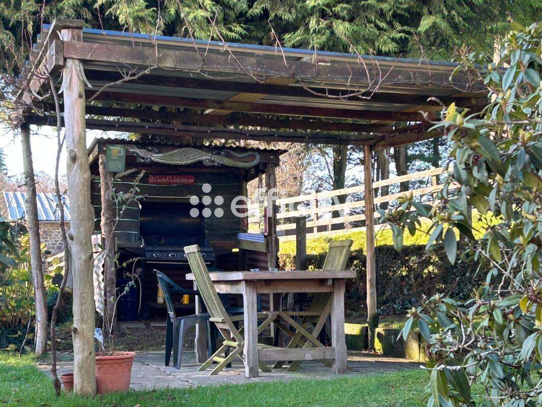 Maison à SAINT-SEVER-CALVADOS