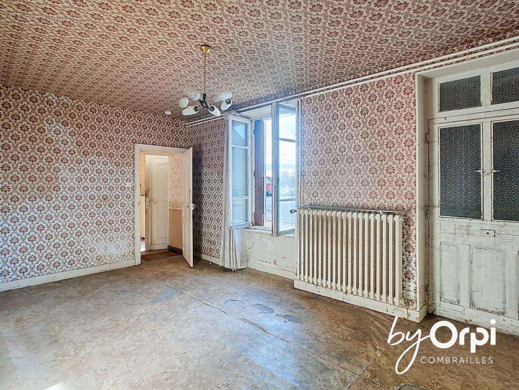 Maison à DURDAT-LAREQUILLE