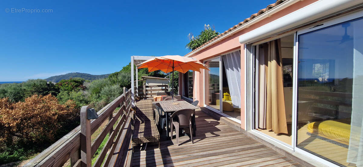 Maison à HYERES