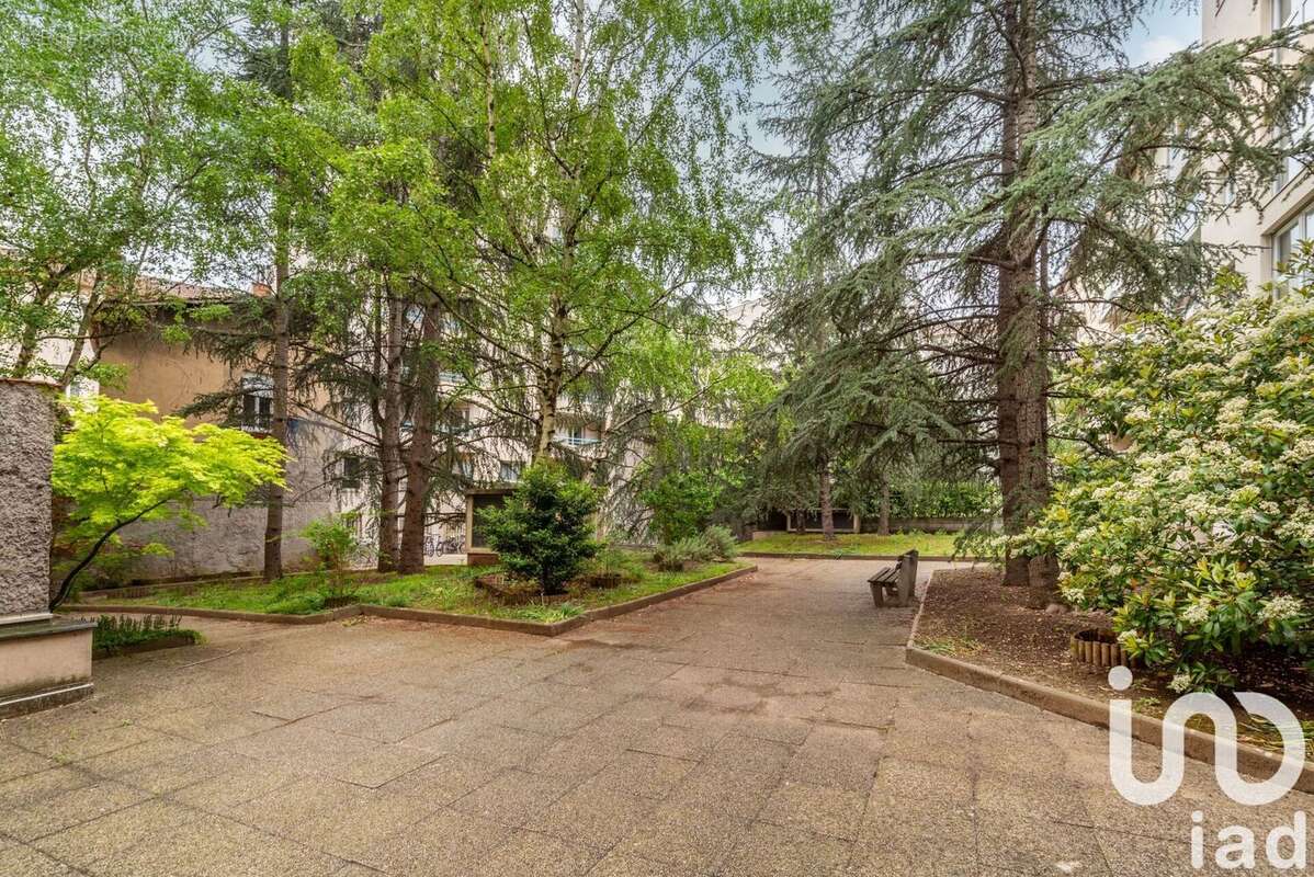 Photo 4 - Appartement à VILLEURBANNE