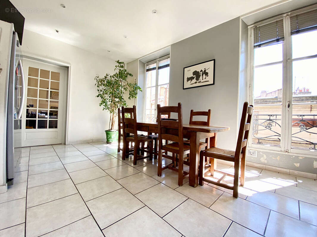 Appartement à MARSEILLE-8E