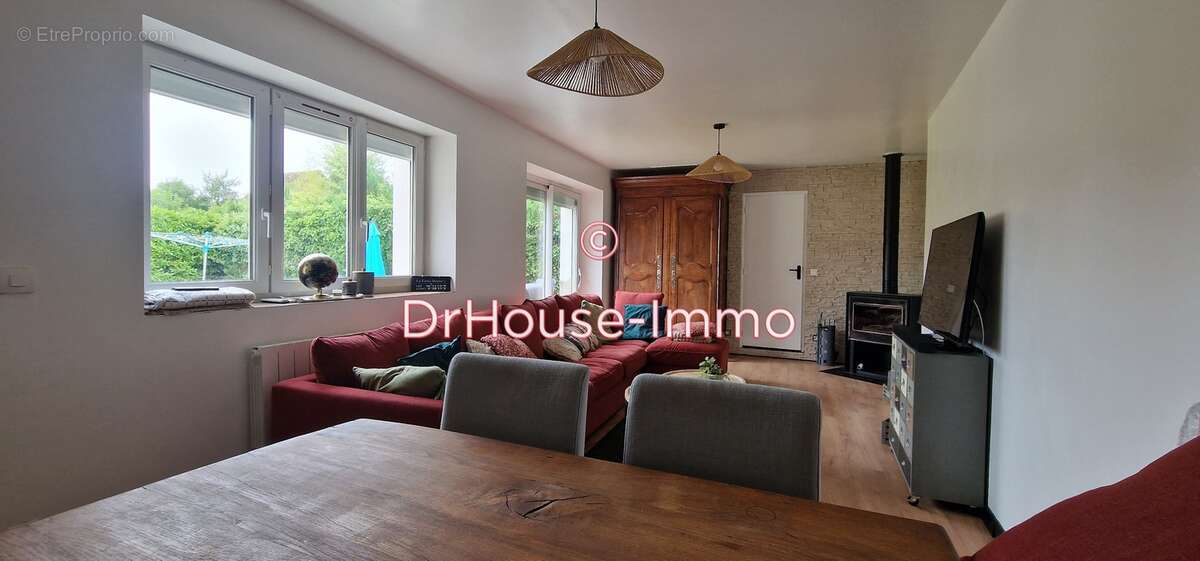 Maison à COURGENARD