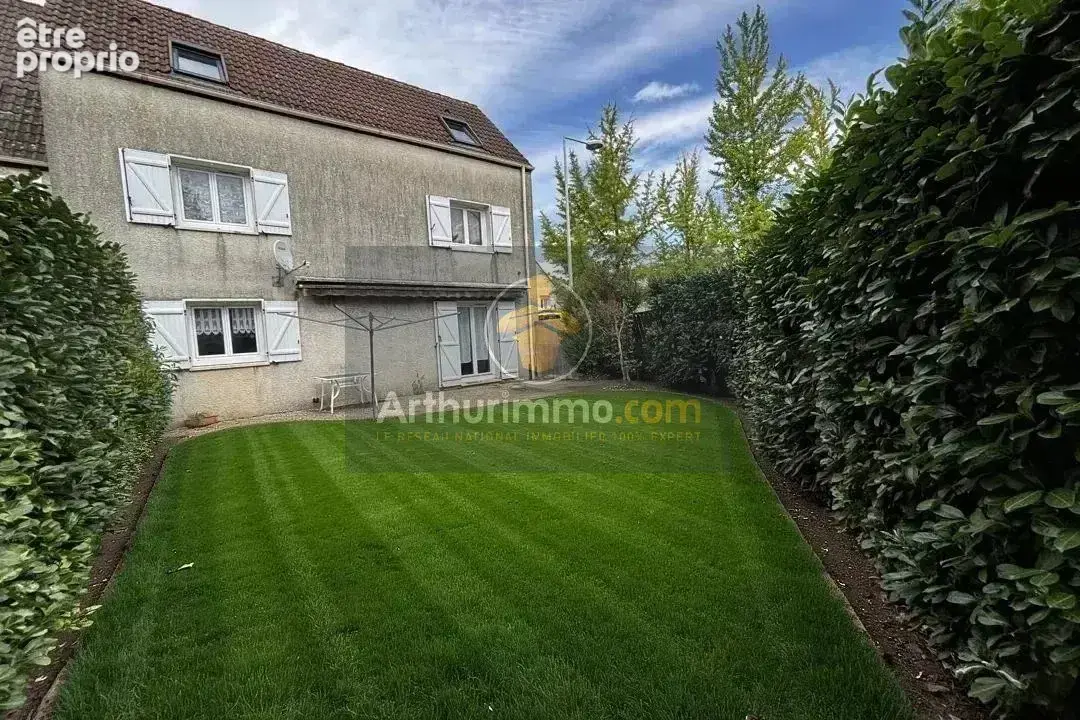 Photo Maison à Lieusaint au prix de 295 000€