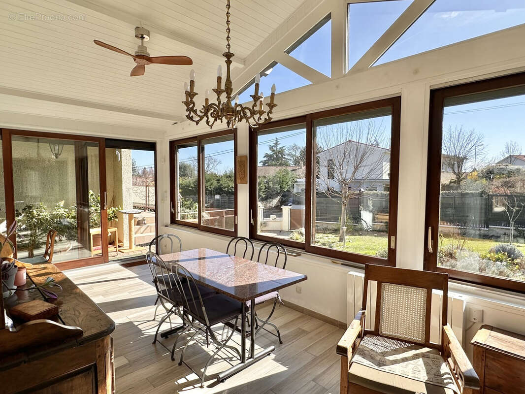 Maison à SAINT-GENIS-LES-OLLIERES