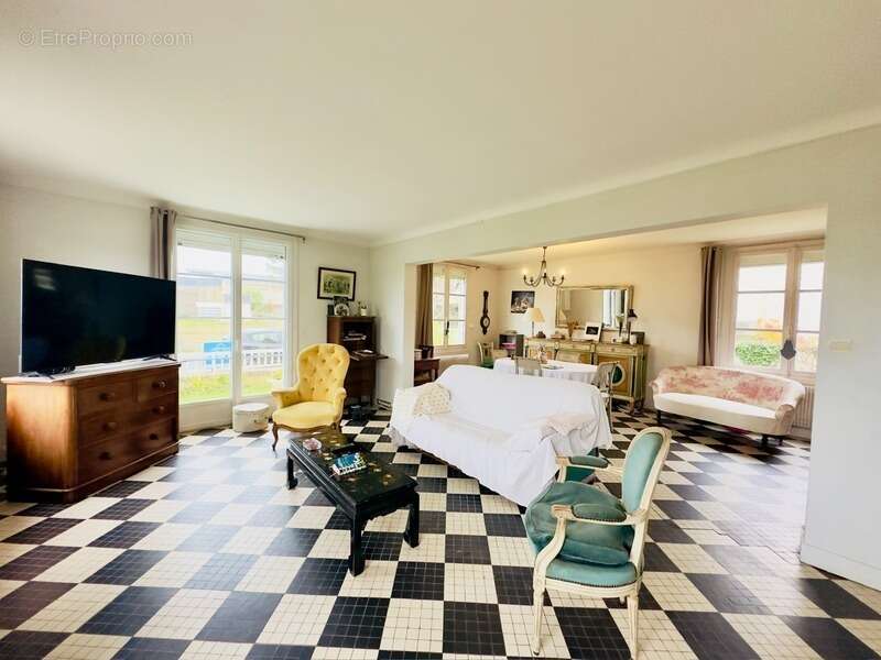 Maison à COLLEVILLE-MONTGOMERY