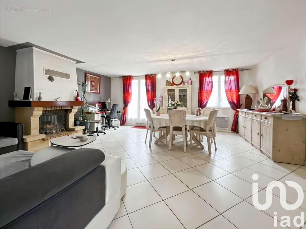 Photo 2 - Maison à PONTAULT-COMBAULT