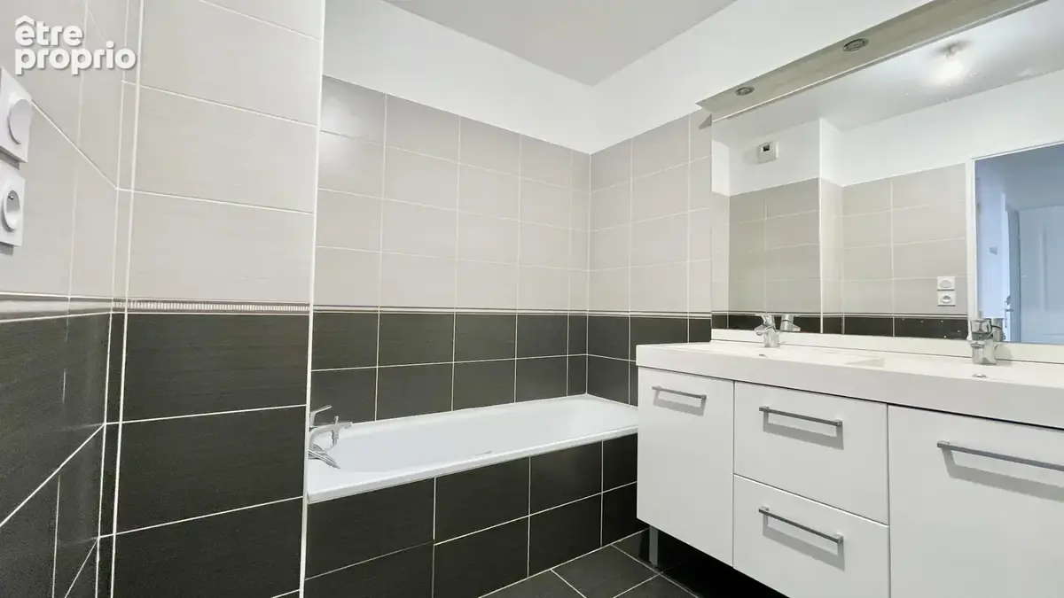 T3 de 69 m2 avec balcon et garage   Résidence récente - photo 9