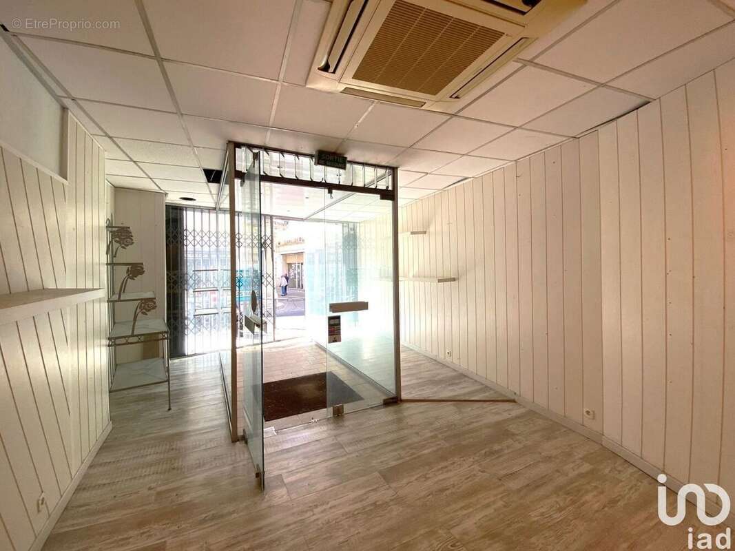 Photo 4 - Commerce à JONZAC