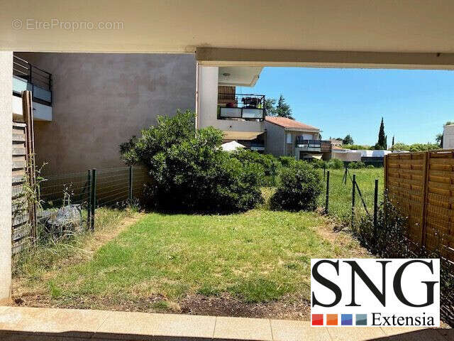 Appartement à GARONS