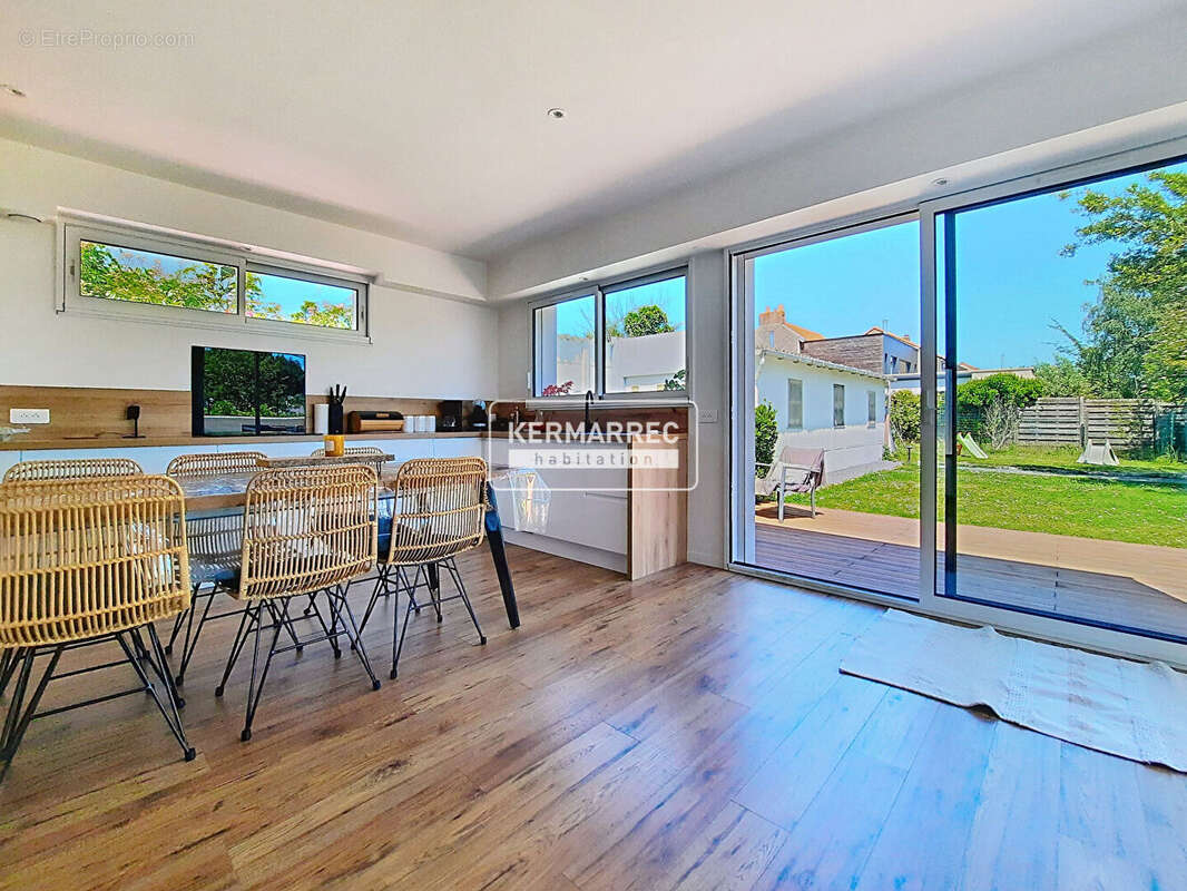 Maison 104m² - 3 chambres-grand jardin- dépendances-nantes est - photo 4