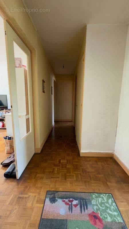 Rez de jardin  f4 -- 77 m², cave et parking au cœur du centre de neuilly plaisance (2 mn a pied) - photo 7