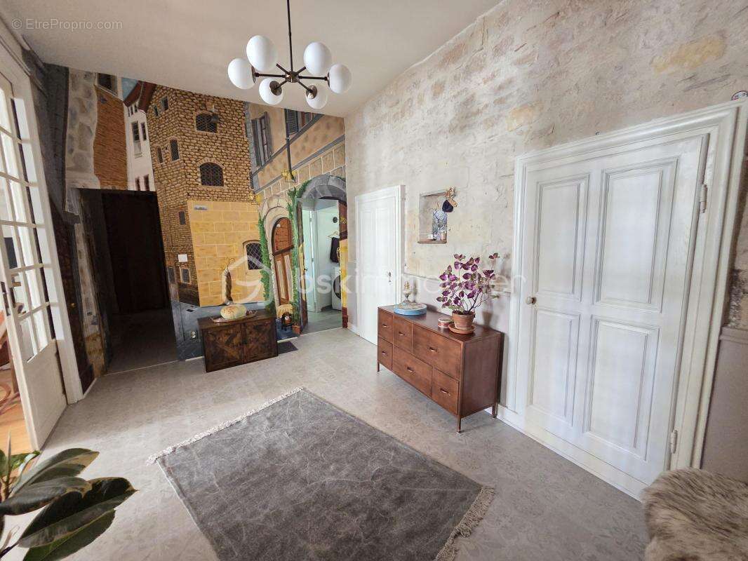 Magnifique Appartement de prestige de 204m² en hyper centre ville de Nevers - photo 3