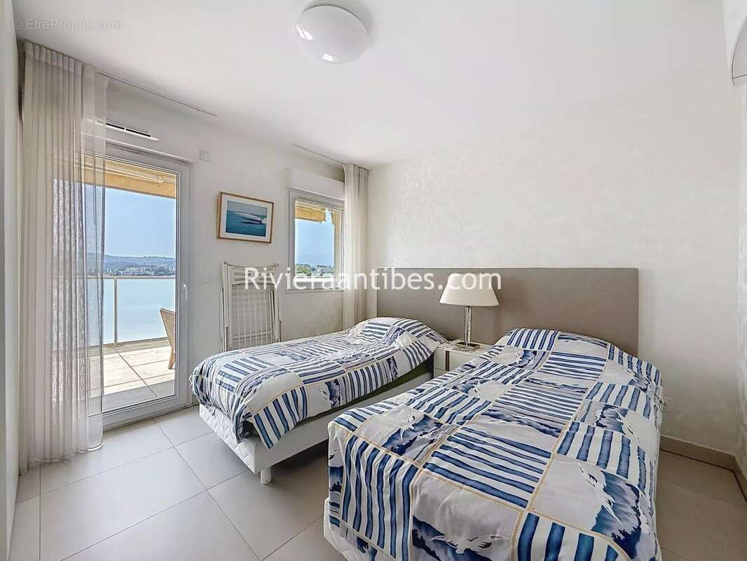 Antibes vue mer dernier etage 133m² - photo 12