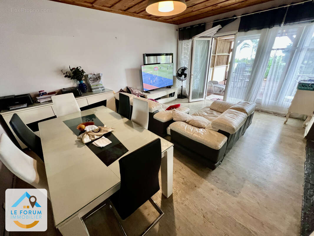 Tampon 97430 - vaste villa - dépendance - rendement locatif - beaux volumes - proche de tout - photo 3