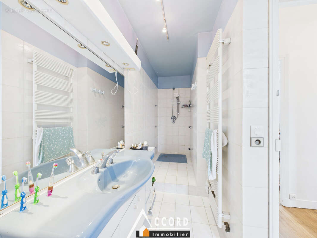 Maison à SARTROUVILLE