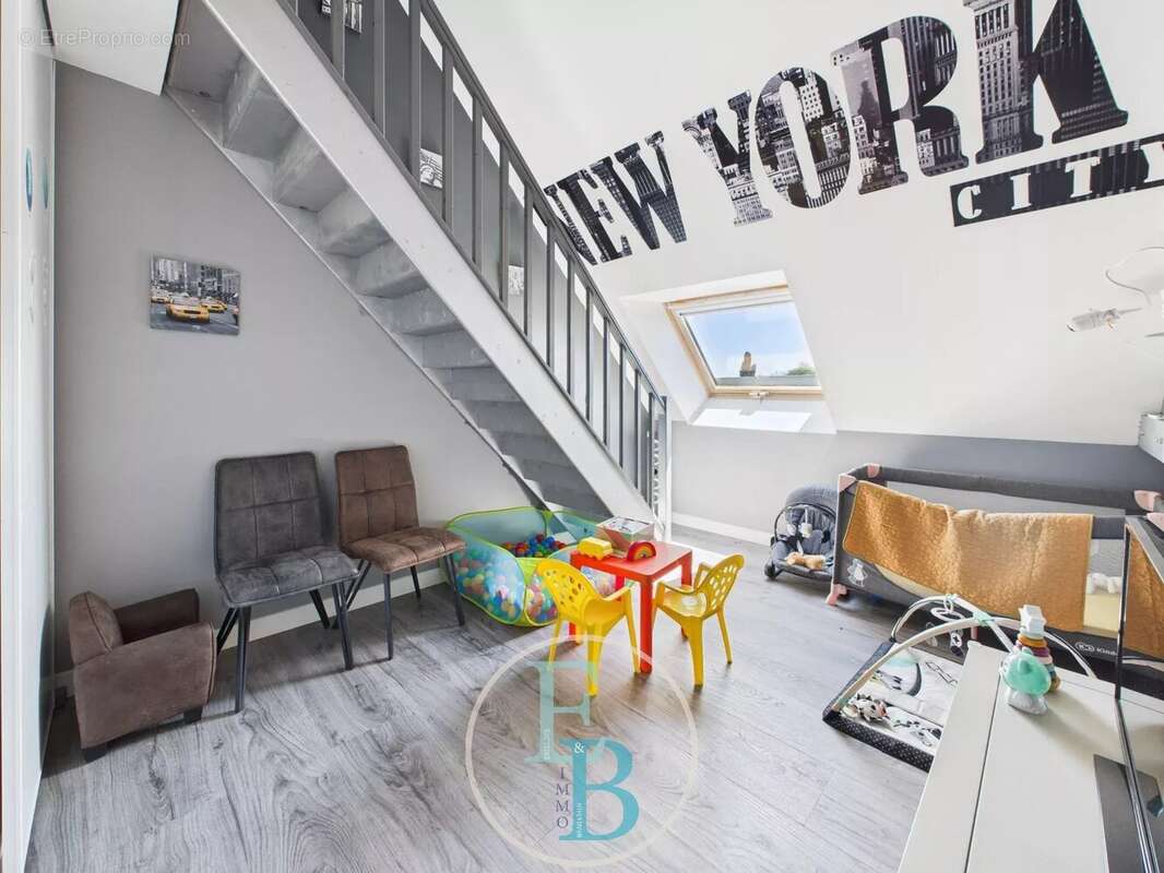 Maison - 235m2 - T8 - photo 14